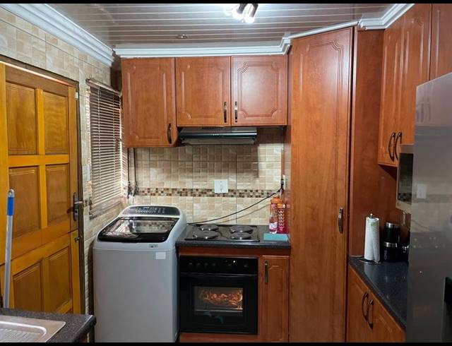 3 BEDROOM HOUSE FOR SALE IN GEELHOUTPARK